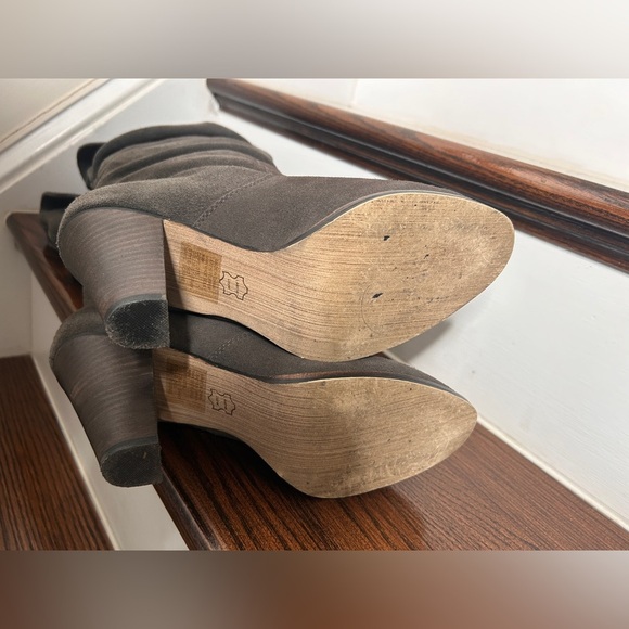 Baker’s Women’s Pull up Slouch Bonnie Boots, size 9, Gray, Suede, Preowned - Picture 8 of 15